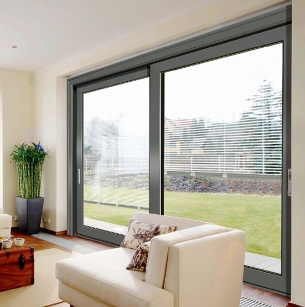 Ancho del marco de ventana de 70 mm Elevador de aluminio y puerta corredera con opción de actualización de vidrio triplex