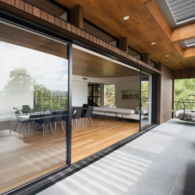 Ancho del marco de ventana de 70 mm Elevador de aluminio y puerta corredera con opción de actualización de vidrio triplex