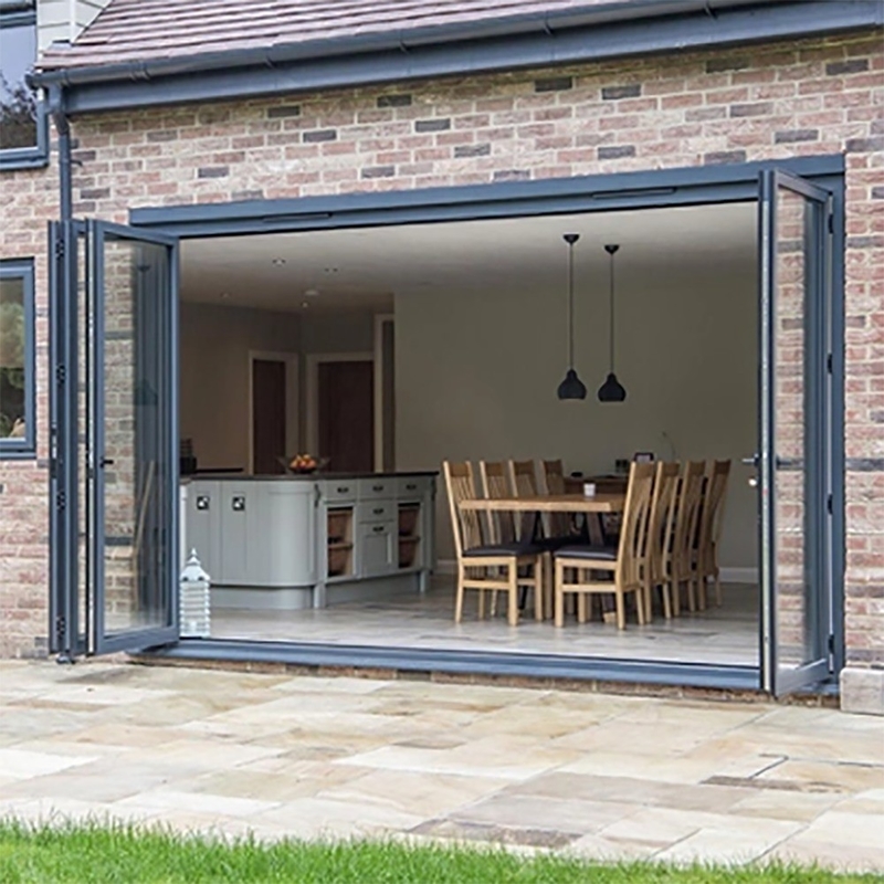 Puertas residenciales de doble plegado Cuadro de aluminio con opción de vidrio triplex y ancho de 70 mm