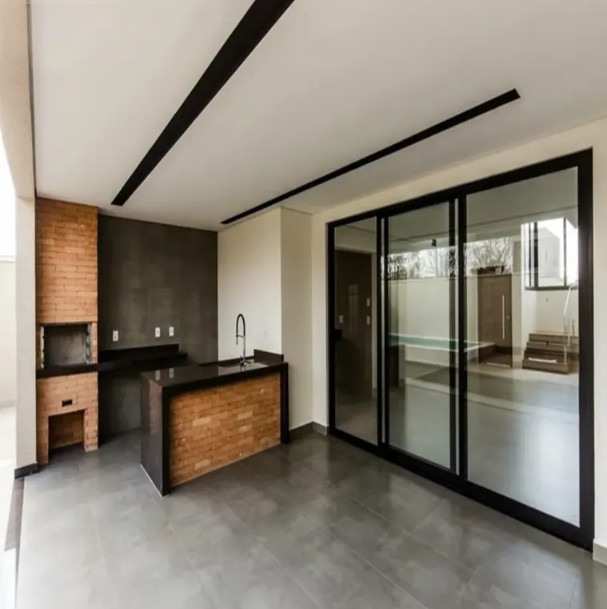 Edificio de oficinas puertas correderas de ascensor en diseño minimalista y con apertura de tira rodante