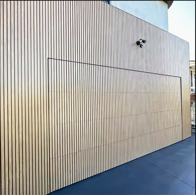 Puertas de garaje Seguridad superior de resistencia y resistencia a las intemperie para el hogar y el negocio
