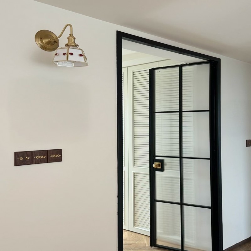Diseño moderno Puerta impermeable de aluminio de alta calidad para distribuidores de puertas