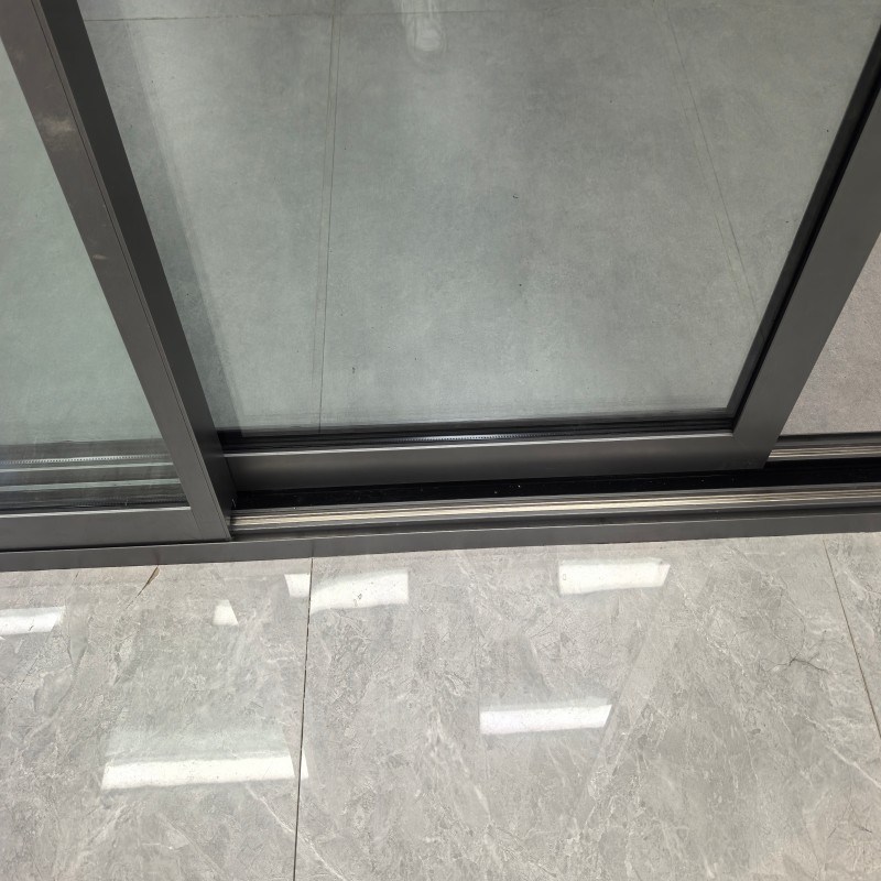 Skate Stylish Thermal Break Aluminum Narrow Frame Sliding Door with Tempered Glass Panels